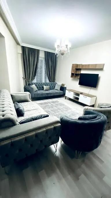 2+1 Luxury Flat , 5 Beds , Near All Services Istanbul Apartment