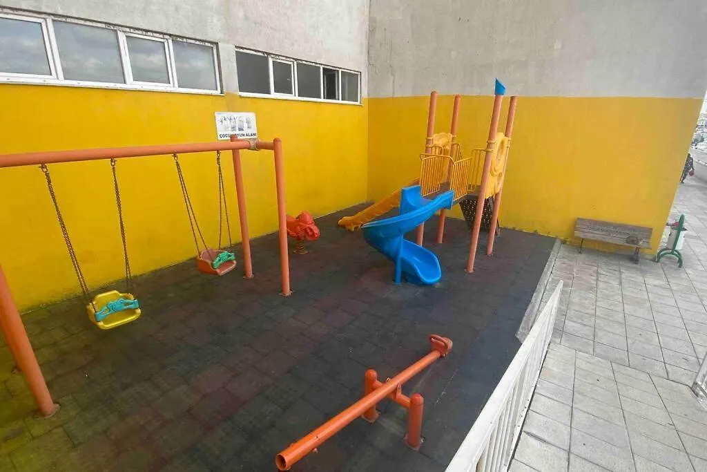 2+1 Luxury Flat , 5 Beds , Near All Services Istanbul