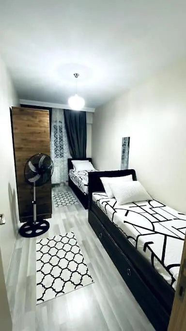 2+1 Luxury Flat , 5 Beds , Near All Services Istanbul 0*,